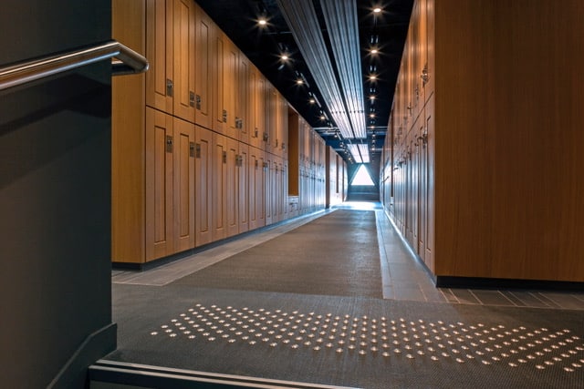 Vestiaires en bois massif